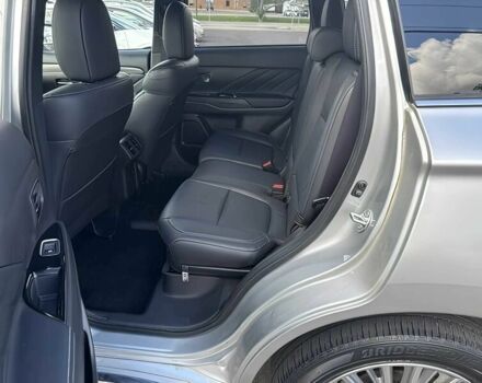 Серый Мицубиси Аутлендер, объемом двигателя 2 л и пробегом 46 тыс. км за 19800 $, фото 10 на Automoto.ua