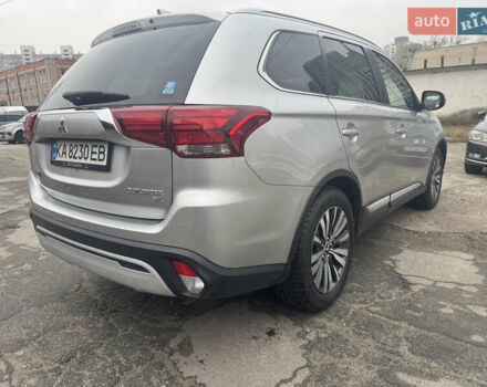 Сірий Міцубісі Аутлендер, об'ємом двигуна 2.36 л та пробігом 150 тис. км за 19000 $, фото 3 на Automoto.ua