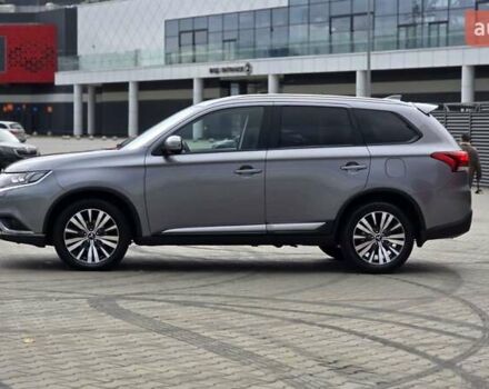 Мицубиси Аутлендер 2019 в Киеве на Automoto.ua Серый Мицубиси Аутлендер, объемом двигателя 2.4 л и пробегом 73 тыс. км за 20999 $, фото 6 на Automoto.ua