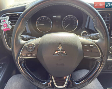 Серый Мицубиси Аутлендер, объемом двигателя 2.36 л и пробегом 123 тыс. км за 22000 $, фото 20 на Automoto.ua