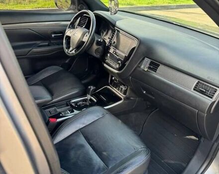 Міцубісі Аутлендер 2019 у Кривому Розі на Automoto.ua Сірий Міцубісі Аутлендер, об'ємом двигуна 2.4 л та пробігом 80 тис. км за 19100 $, фото 21 на Automoto.ua