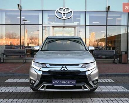 Серый Мицубиси Аутлендер, объемом двигателя 2 л и пробегом 92 тыс. км за 17981 $, фото 4 на Automoto.ua