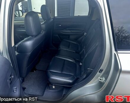 Серый Мицубиси Аутлендер, объемом двигателя 2.4 л и пробегом 115 тыс. км за 17000 $, фото 10 на Automoto.ua