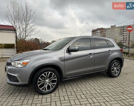 Серый Мицубиси Аутлендер, объемом двигателя 2 л и пробегом 45 тыс. км за 14000 $, фото 5 на Automoto.ua