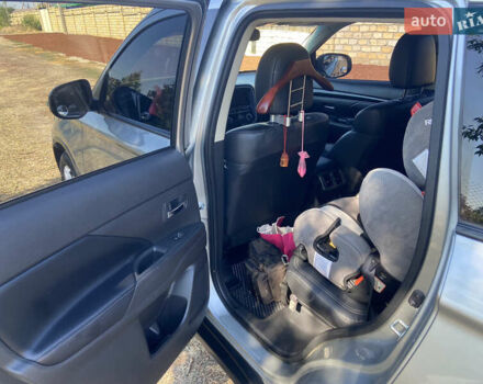 Серый Мицубиси Аутлендер, объемом двигателя 2.36 л и пробегом 135 тыс. км за 19200 $, фото 20 на Automoto.ua