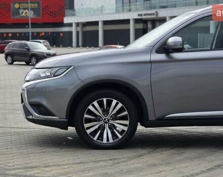 Мицубиси Аутлендер 2019 в Киеве на Automoto.ua Серый Мицубиси Аутлендер, объемом двигателя 2.4 л и пробегом 73 тыс. км за 20999 $, фото 7 на Automoto.ua