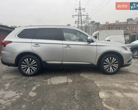 Сірий Міцубісі Аутлендер, об'ємом двигуна 2.36 л та пробігом 150 тис. км за 19000 $, фото 2 на Automoto.ua
