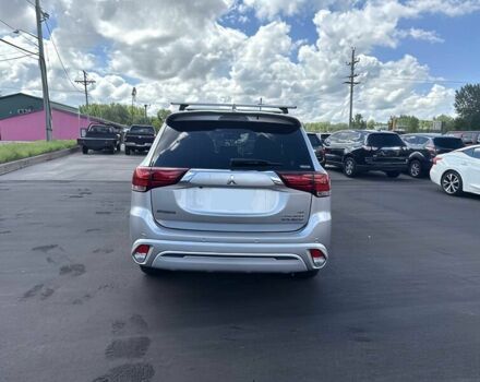 Серый Мицубиси Аутлендер, объемом двигателя 2 л и пробегом 46 тыс. км за 19800 $, фото 4 на Automoto.ua