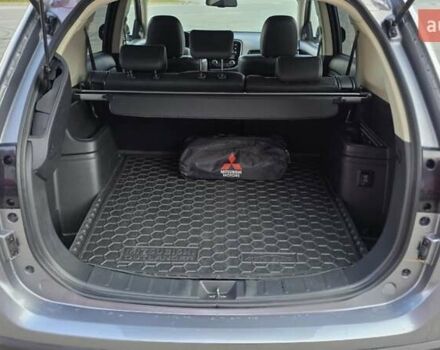 Мицубиси Аутлендер 2019 в Киеве на Automoto.ua Серый Мицубиси Аутлендер, объемом двигателя 2.4 л и пробегом 73 тыс. км за 20999 $, фото 43 на Automoto.ua