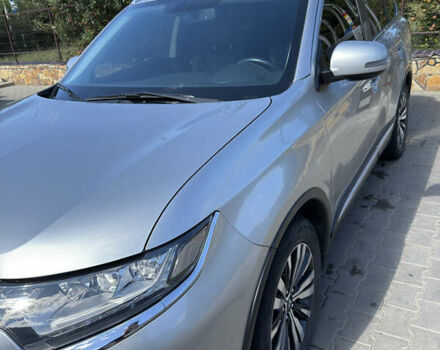 Серый Мицубиси Аутлендер, объемом двигателя 2.36 л и пробегом 123 тыс. км за 22000 $, фото 4 на Automoto.ua