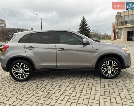 Серый Мицубиси Аутлендер, объемом двигателя 2 л и пробегом 45 тыс. км за 14000 $, фото 8 на Automoto.ua