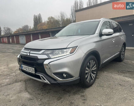 Сірий Міцубісі Аутлендер, об'ємом двигуна 2.36 л та пробігом 150 тис. км за 19000 $, фото 7 на Automoto.ua