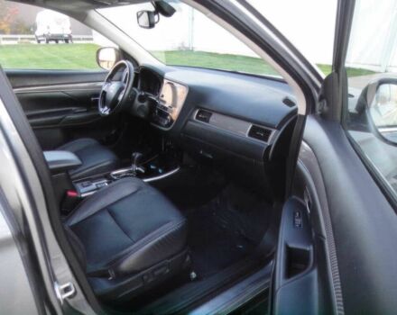 Серый Мицубиси Аутлендер, объемом двигателя 2.4 л и пробегом 42 тыс. км за 10400 $, фото 8 на Automoto.ua