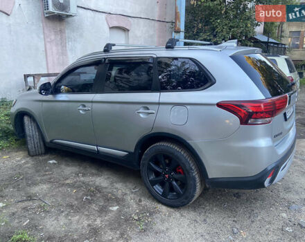 Серый Мицубиси Аутлендер, объемом двигателя 2.36 л и пробегом 135 тыс. км за 19200 $, фото 32 на Automoto.ua