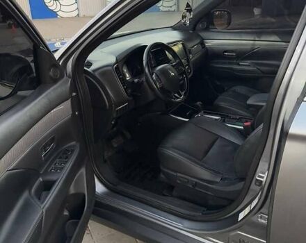 Міцубісі Аутлендер 2019 у Кривому Розі на Automoto.ua Сірий Міцубісі Аутлендер, об'ємом двигуна 2.4 л та пробігом 80 тис. км за 19100 $, фото 8 на Automoto.ua