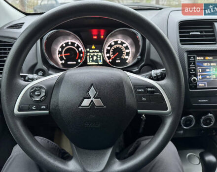 Серый Мицубиси Аутлендер, объемом двигателя 2 л и пробегом 45 тыс. км за 14000 $, фото 27 на Automoto.ua