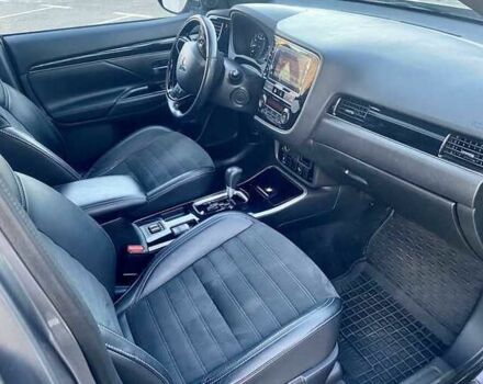 Серый Мицубиси Аутлендер, объемом двигателя 2.4 л и пробегом 93 тыс. км за 14600 $, фото 7 на Automoto.ua