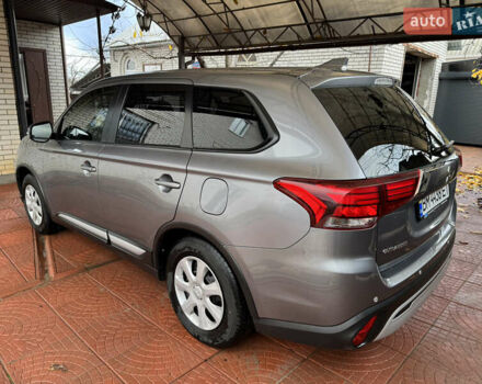 Серый Мицубиси Аутлендер, объемом двигателя 2 л и пробегом 137 тыс. км за 16500 $, фото 6 на Automoto.ua