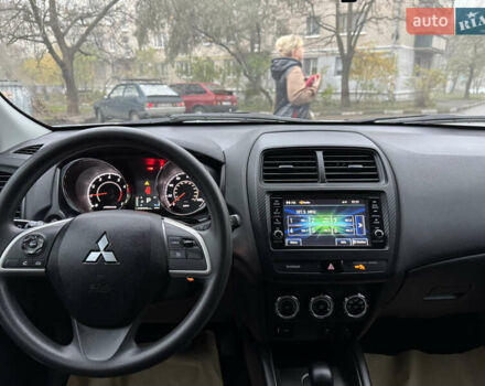 Серый Мицубиси Аутлендер, объемом двигателя 2 л и пробегом 45 тыс. км за 14000 $, фото 26 на Automoto.ua