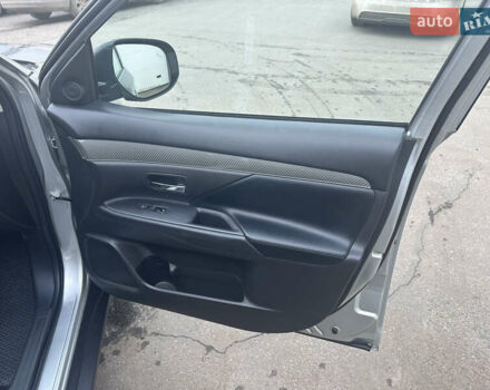 Серый Мицубиси Аутлендер, объемом двигателя 2.4 л и пробегом 115 тыс. км за 17500 $, фото 12 на Automoto.ua