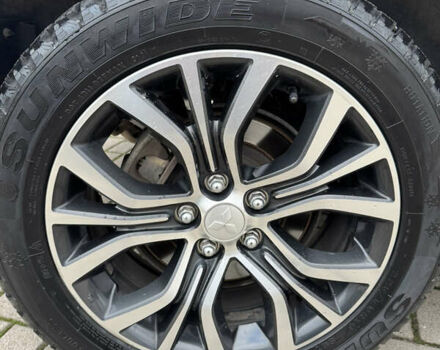 Серый Мицубиси Аутлендер, объемом двигателя 2 л и пробегом 45 тыс. км за 14000 $, фото 34 на Automoto.ua