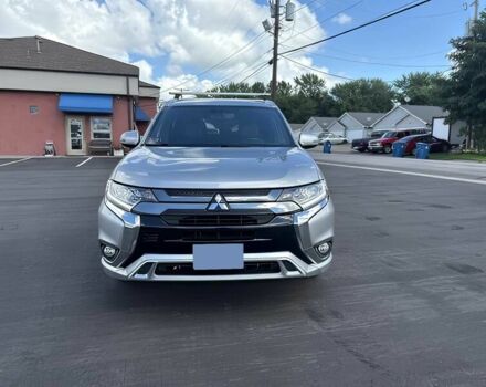 Серый Мицубиси Аутлендер, объемом двигателя 2 л и пробегом 46 тыс. км за 19800 $, фото 1 на Automoto.ua