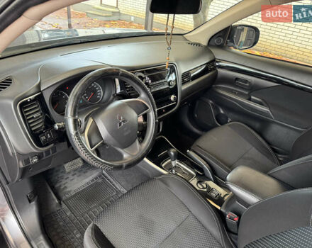 Серый Мицубиси Аутлендер, объемом двигателя 2 л и пробегом 137 тыс. км за 16500 $, фото 9 на Automoto.ua