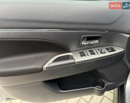 Серый Мицубиси Аутлендер, объемом двигателя 2 л и пробегом 45 тыс. км за 14000 $, фото 25 на Automoto.ua