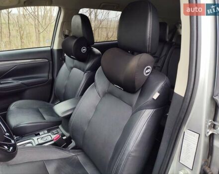 Серый Мицубиси Аутлендер, объемом двигателя 2.36 л и пробегом 101 тыс. км за 16400 $, фото 23 на Automoto.ua