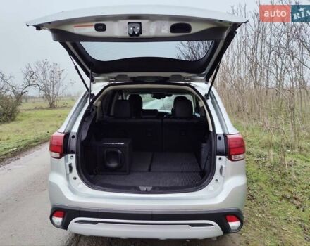 Серый Мицубиси Аутлендер, объемом двигателя 2.36 л и пробегом 101 тыс. км за 16400 $, фото 10 на Automoto.ua