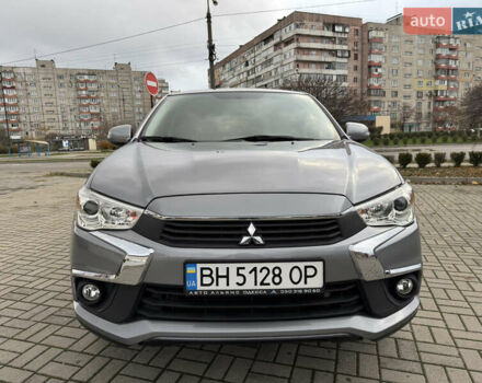 Серый Мицубиси Аутлендер, объемом двигателя 2 л и пробегом 45 тыс. км за 14000 $, фото 2 на Automoto.ua