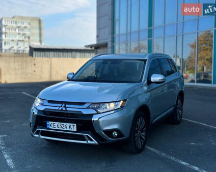 Міцубісі Аутлендер 2020 у Дніпро (Дніпропетровську) на Automoto.ua Сірий Міцубісі Аутлендер, об'ємом двигуна 2.36 л та пробігом 29 тис. км за 25500 $, фото 1 на Automoto.ua