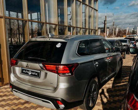 Серый Мицубиси Аутлендер, объемом двигателя 2.4 л и пробегом 95 тыс. км за 16500 $, фото 3 на Automoto.ua