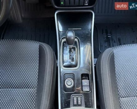 Серый Мицубиси Аутлендер, объемом двигателя 2.36 л и пробегом 136 тыс. км за 15000 $, фото 12 на Automoto.ua