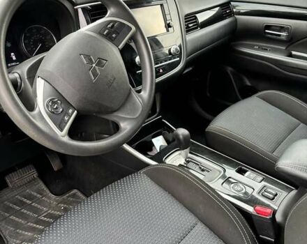 Сірий Міцубісі Аутлендер, об'ємом двигуна 2.36 л та пробігом 91 тис. км за 21150 $, фото 4 на Automoto.ua