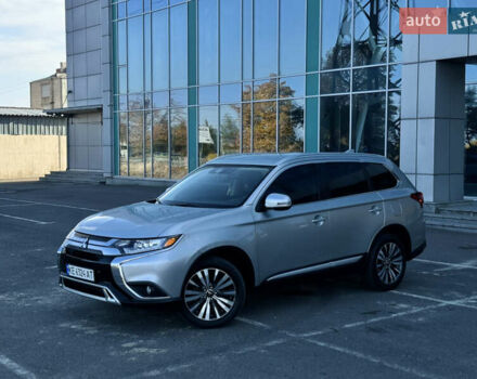 Міцубісі Аутлендер 2020 у Дніпро (Дніпропетровську) на Automoto.ua Сірий Міцубісі Аутлендер, об'ємом двигуна 2.36 л та пробігом 29 тис. км за 25500 $, фото 11 на Automoto.ua