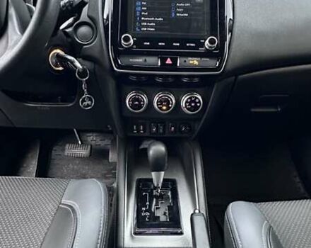 Серый Мицубиси Аутлендер, объемом двигателя 2 л и пробегом 70 тыс. км за 16899 $, фото 25 на Automoto.ua