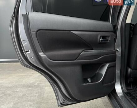 Серый Мицубиси Аутлендер, объемом двигателя 2 л и пробегом 91 тыс. км за 19000 $, фото 28 на Automoto.ua