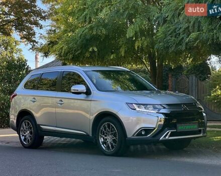 Серый Мицубиси Аутлендер, объемом двигателя 2.4 л и пробегом 80 тыс. км за 15900 $, фото 1 на Automoto.ua