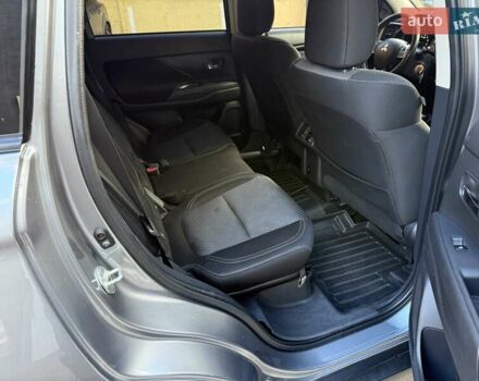 Серый Мицубиси Аутлендер, объемом двигателя 2.36 л и пробегом 136 тыс. км за 14900 $, фото 14 на Automoto.ua