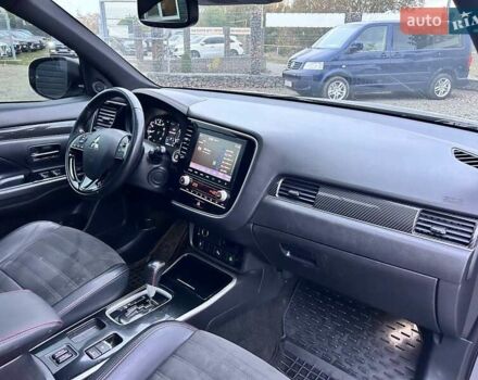 Міцубісі Аутлендер 2020 у Одесі на Automoto.ua Сірий Міцубісі Аутлендер, об'ємом двигуна 2.4 л та пробігом 225 тис. км за 19800 $, фото 39 на Automoto.ua