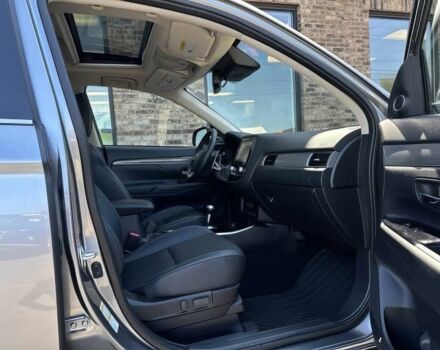 Сірий Міцубісі Аутлендер, об'ємом двигуна 3 л та пробігом 37 тис. км за 6100 $, фото 8 на Automoto.ua