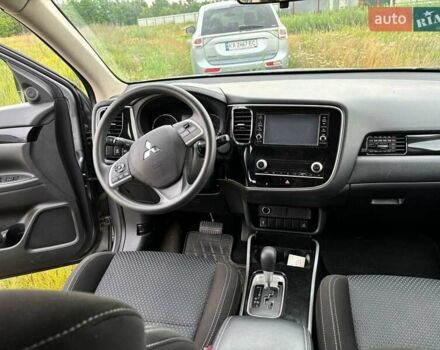 Сірий Міцубісі Аутлендер, об'ємом двигуна 2.36 л та пробігом 91 тис. км за 21150 $, фото 25 на Automoto.ua
