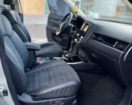 Міцубісі Аутлендер 2020 у Дніпро (Дніпропетровську) на Automoto.ua Сірий Міцубісі Аутлендер, об'ємом двигуна 2.36 л та пробігом 29 тис. км за 25500 $, фото 35 на Automoto.ua