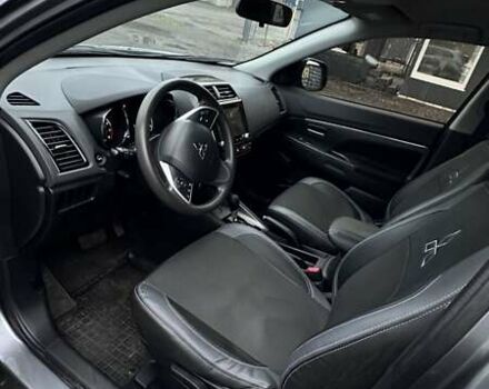 Серый Мицубиси Аутлендер, объемом двигателя 2 л и пробегом 70 тыс. км за 16899 $, фото 19 на Automoto.ua