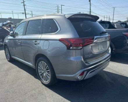 Серый Мицубиси Аутлендер, объемом двигателя 2 л и пробегом 37 тыс. км за 13400 $, фото 5 на Automoto.ua