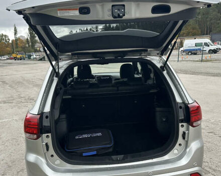 Сірий Міцубісі Аутлендер, об'ємом двигуна 2.36 л та пробігом 179 тис. км за 24950 $, фото 15 на Automoto.ua