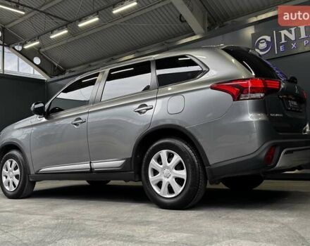 Серый Мицубиси Аутлендер, объемом двигателя 2 л и пробегом 91 тыс. км за 19000 $, фото 14 на Automoto.ua