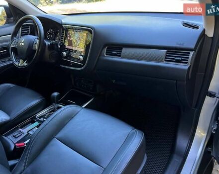 Серый Мицубиси Аутлендер, объемом двигателя 2.4 л и пробегом 80 тыс. км за 15900 $, фото 17 на Automoto.ua