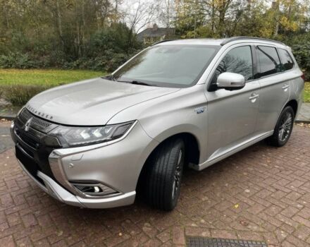 Серый Мицубиси Аутлендер, объемом двигателя 2.4 л и пробегом 49 тыс. км за 13300 $, фото 3 на Automoto.ua